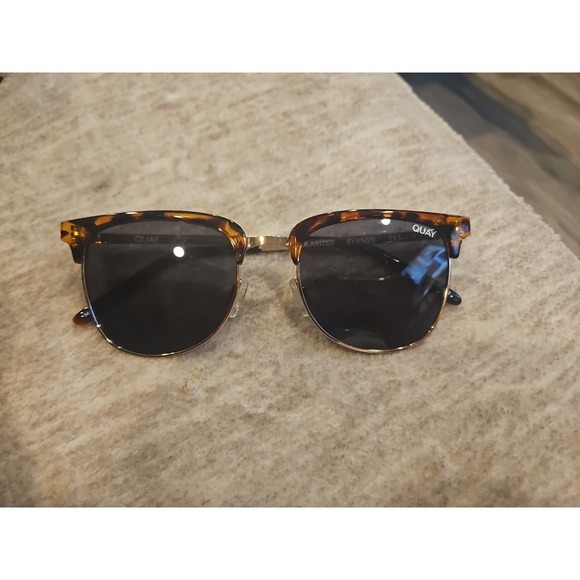 Quay Evasive Tourtise Polarized Sunglasses 111 With Case - Picture 2 of 9